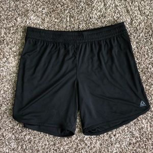 NWOT WOMEN’S BLACK REEBOK ATHLETIC SHORTS